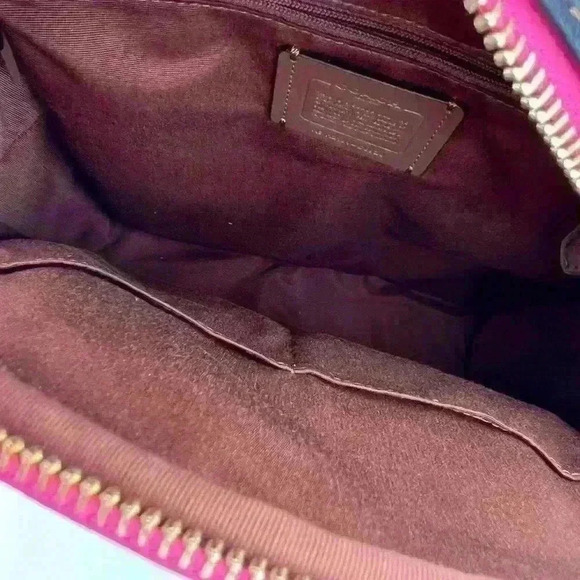 Coach Backpack With Souvenir Patches In Blocked Signature - Picture 11 of 12